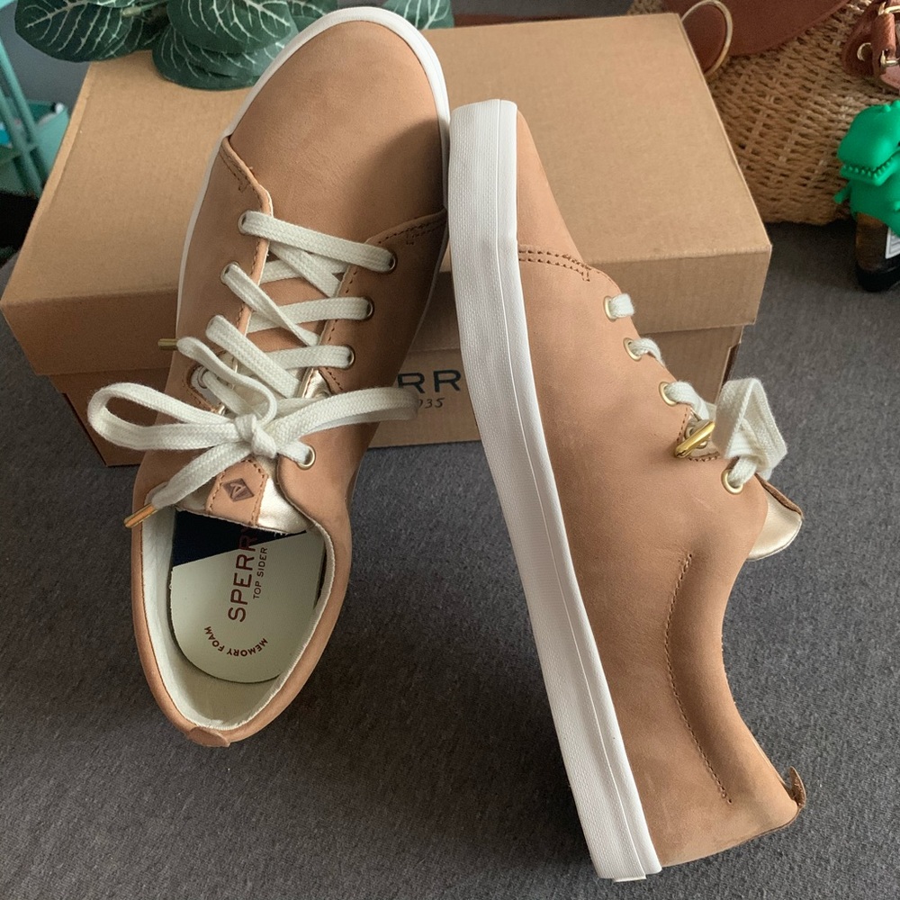 NIB Sperry sailor sneakers size 9